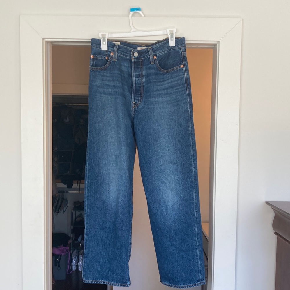 Levi’s rib cage straight